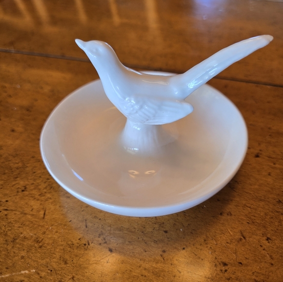 Porcelain dove ring holder - Picture 5 of 7